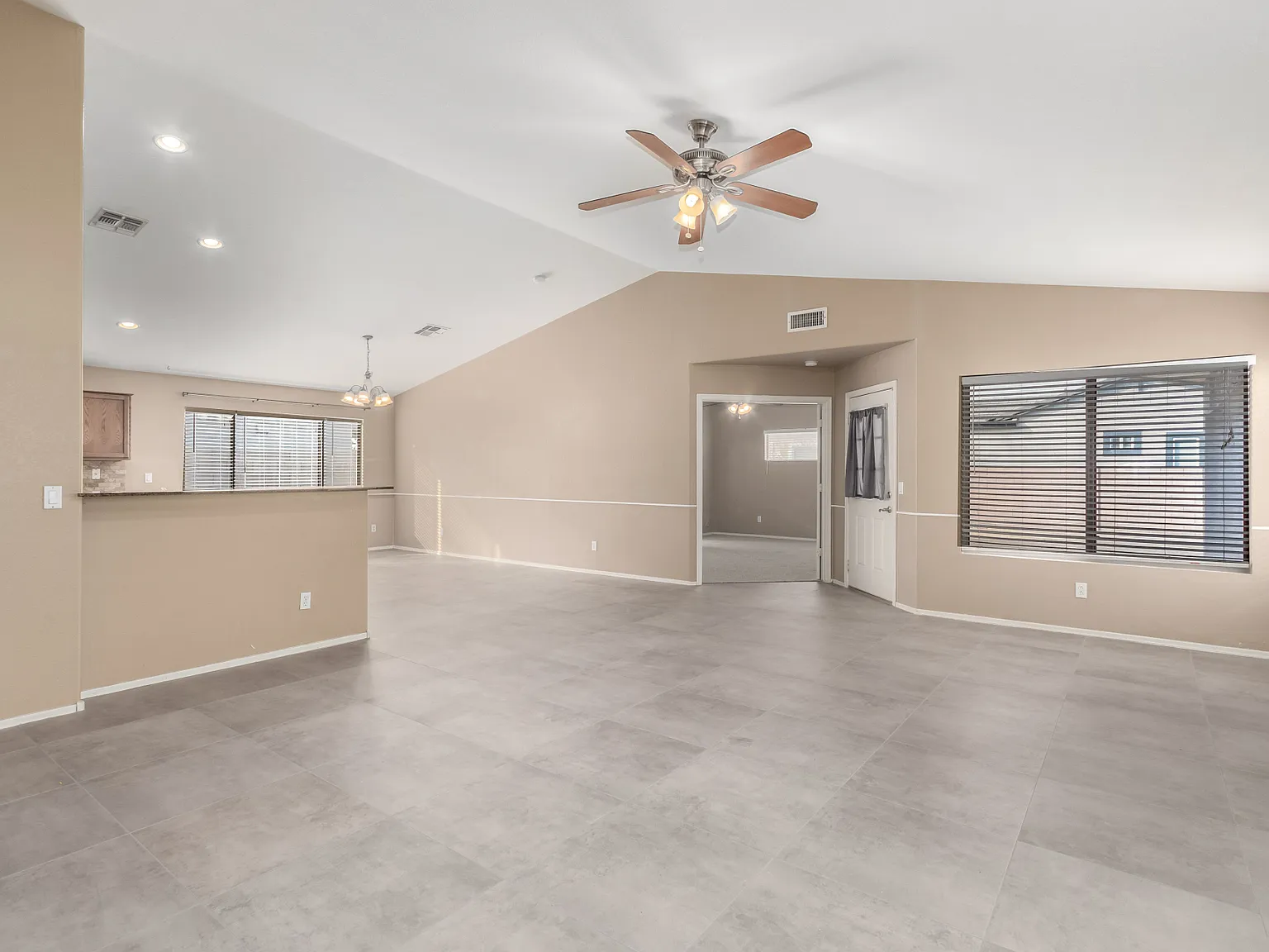 3 bed, 1668 sqft, $1,900 — Photo 1