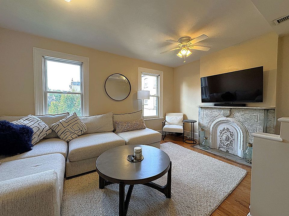 1st image of 255 4th St #2