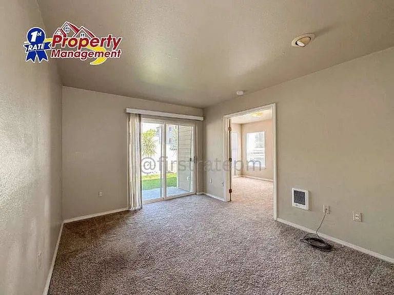 870 W Belmont St #204 — Photo 7