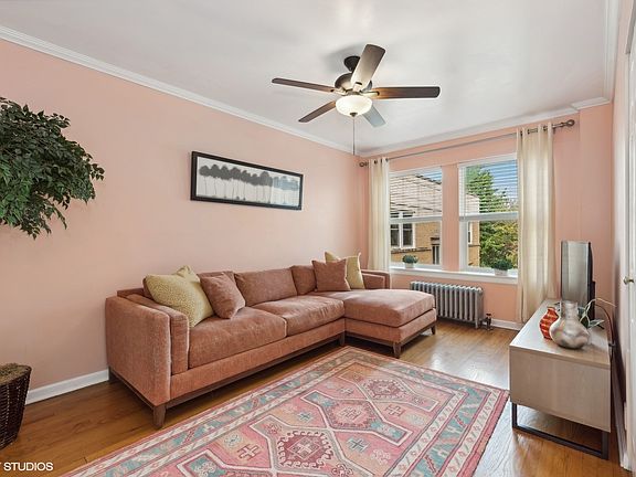 3rd image of 1417 W Catalpa Ave APT 3E