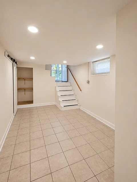 817 W 39th St — Photo 2