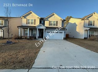 2121 Bethpage Dr, Fuquay Varina, NC 27526