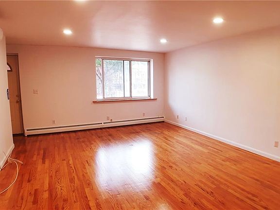 4th image of 147 28th Ave #1A