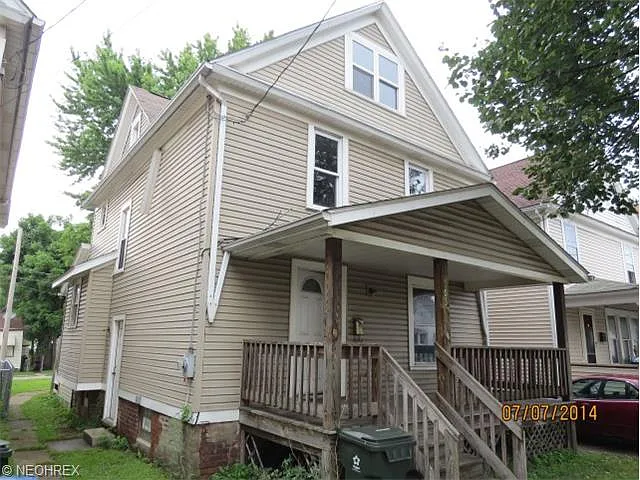 563 Hopocan Ave photo 1