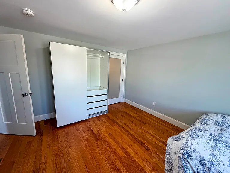 34 Mott St — Photo 8
