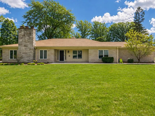 221 E Clovernook LANE, Fox Point, WI 53217