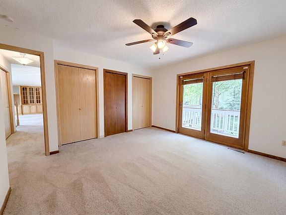 4th image of 14734 Yosemite Ave S