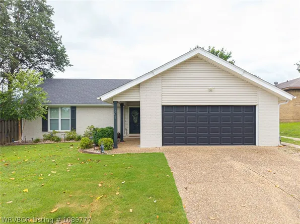 207 Azure Hills Dr, Van Buren, AR 72956