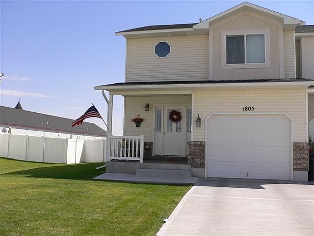 1st image of 3525 Merlin Dr
