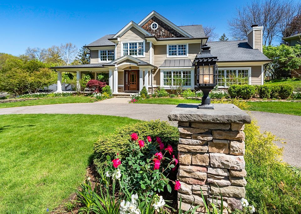 1st image of 618 Stratford Dr