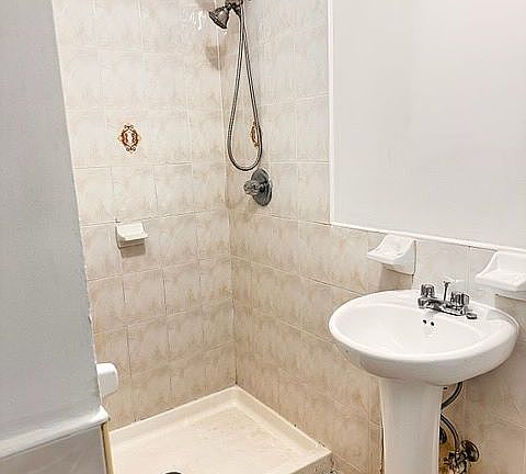 4th image of 1568 Prospect Pl #3