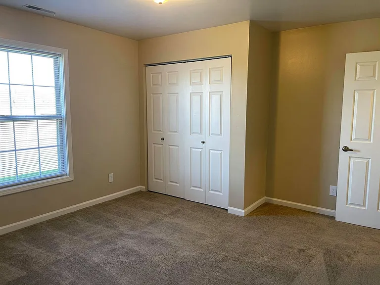 Fox Brook Apartments — Photo 30