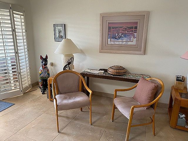 2nd image of 973 W Calle De Emilia
