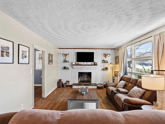 4th image of 208 Mountainview Dr