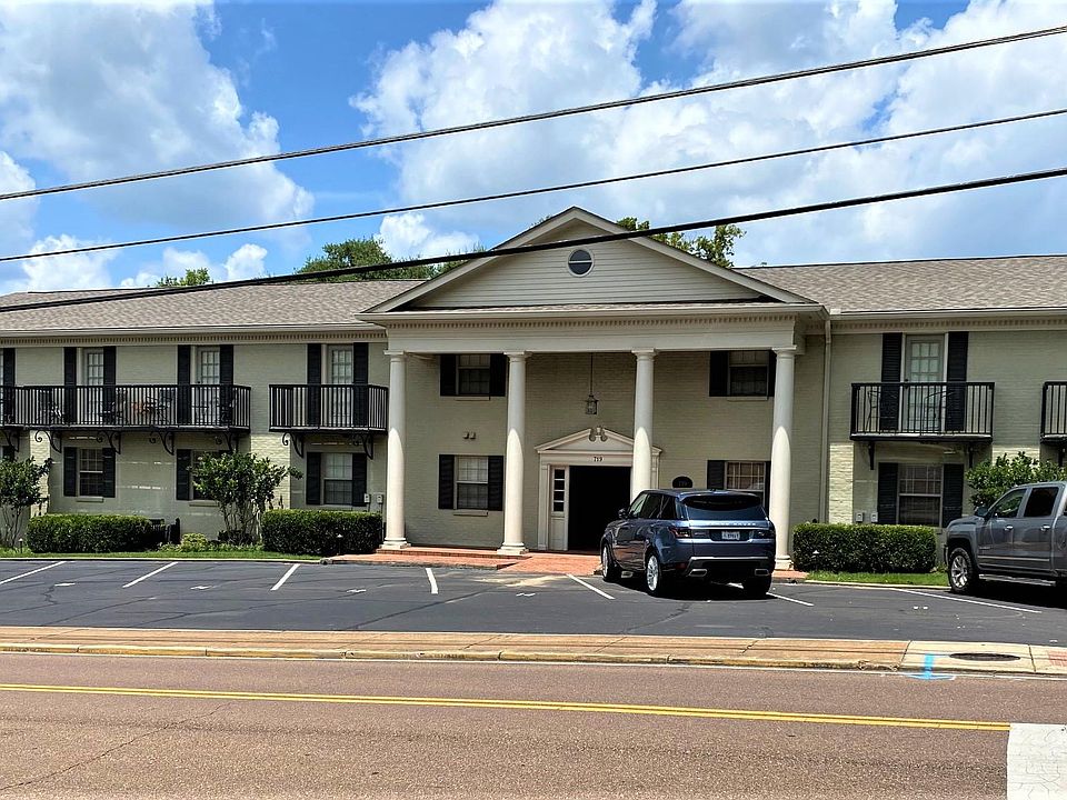 1st image of 719 University Ave APT 6