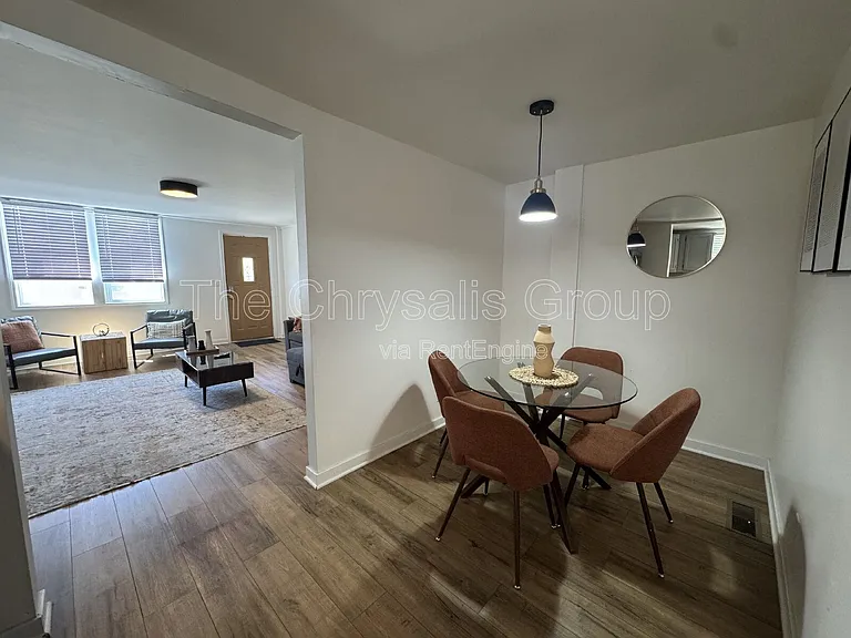 110 E Superior St — Photo 6