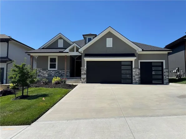 22415 87th Ter, Lenexa, KS 66227