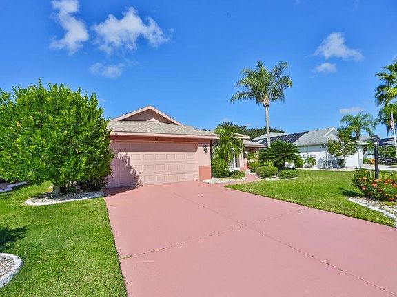 4th image of 722 Winterbrooke Way