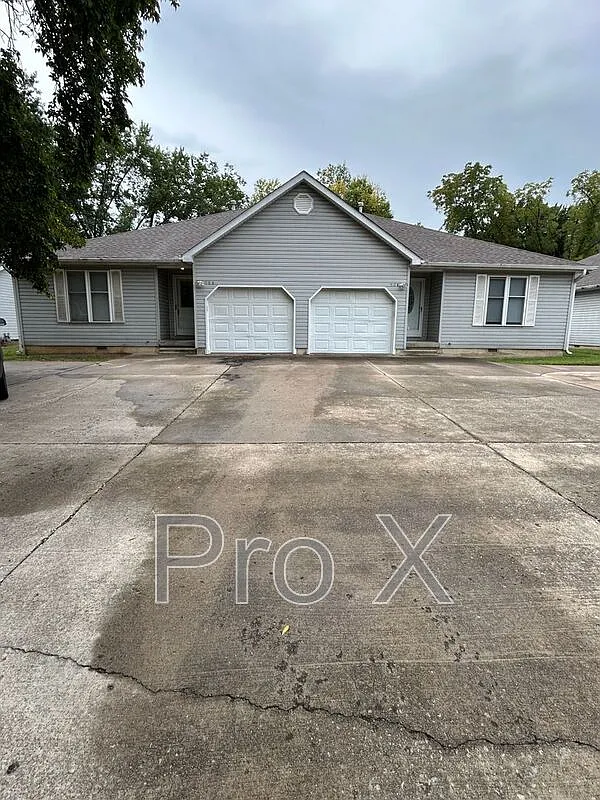3 bed, 3.0 bath, $1,200 — Photo 1