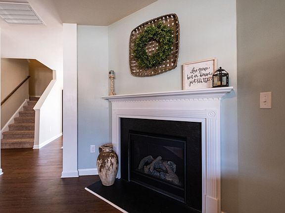 5th image of 267 Harlequin Dr