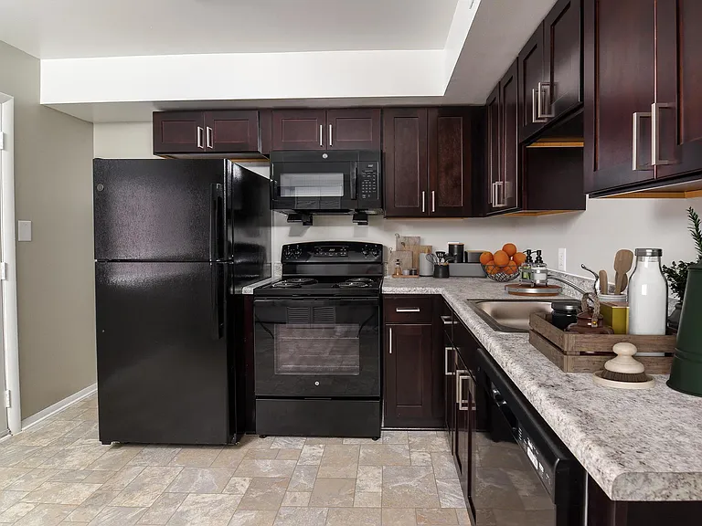 James River Pointe — Photo 1