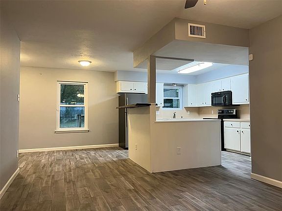 5th image of 107 Laurie Ln