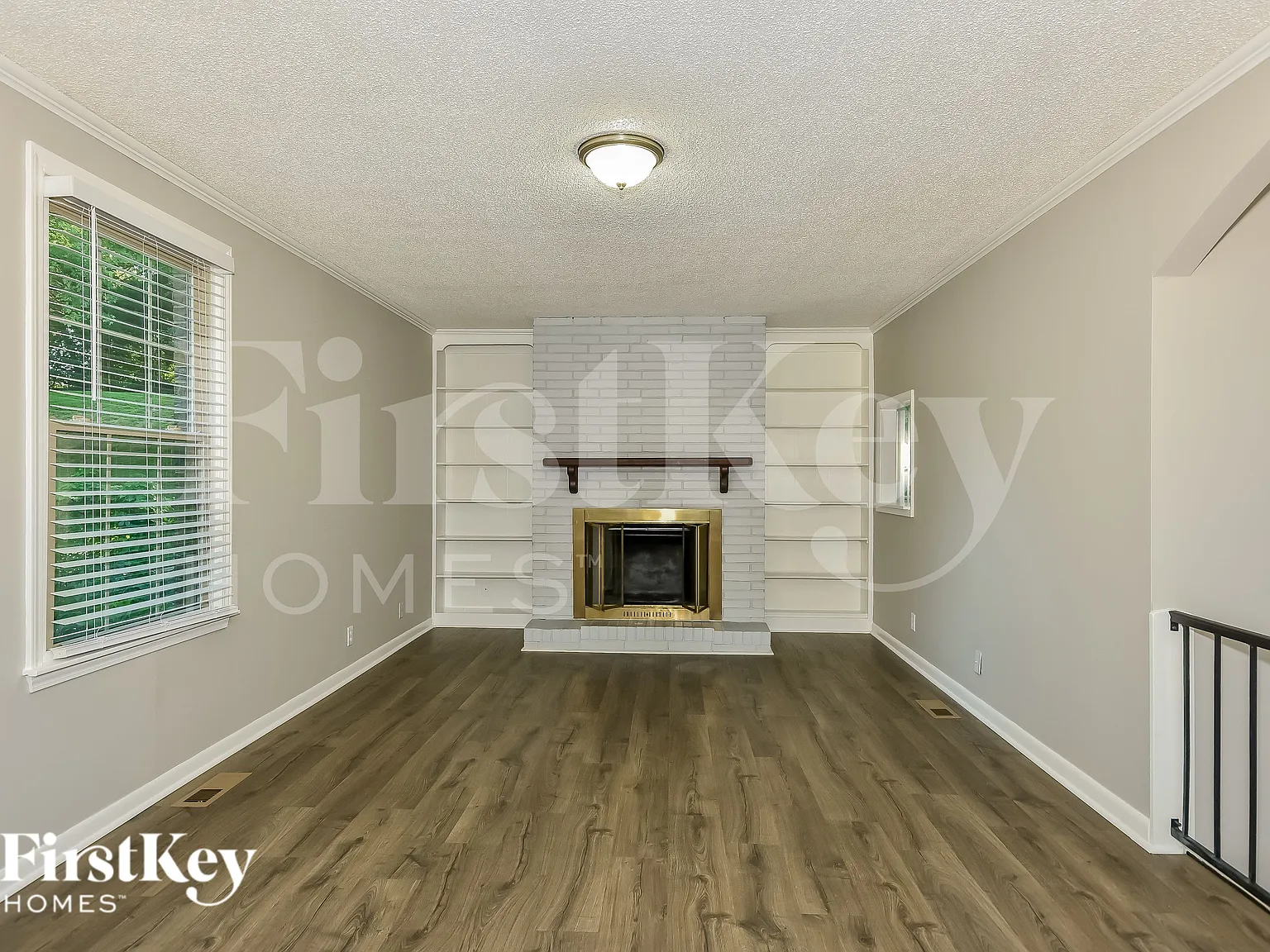 3 bed, 1.5 bath, 1815 sqft, $2,405 — Photo 3