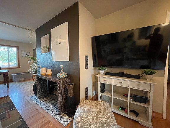 3rd image of 424 Montclaire Dr SE #1
