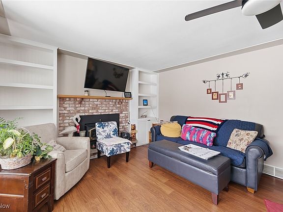 4th image of 40 Lakeview Dr