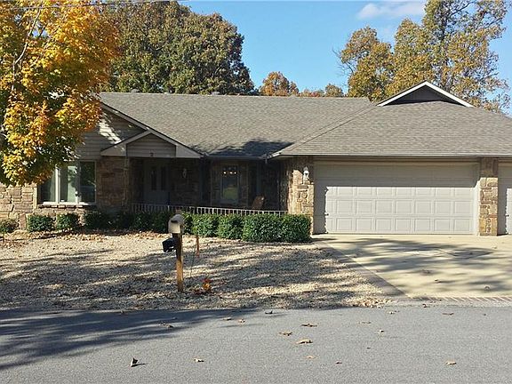 3rd image of 2 Tarland Ln