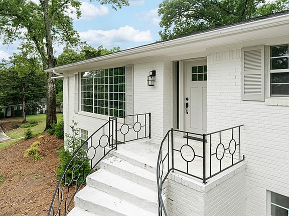 3rd image of 2516 Glendmere Pl