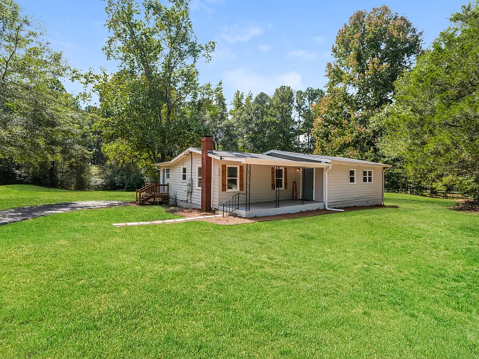 309 Cowan Rd SE