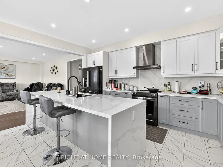 91 Monteith Dr — Photo 11