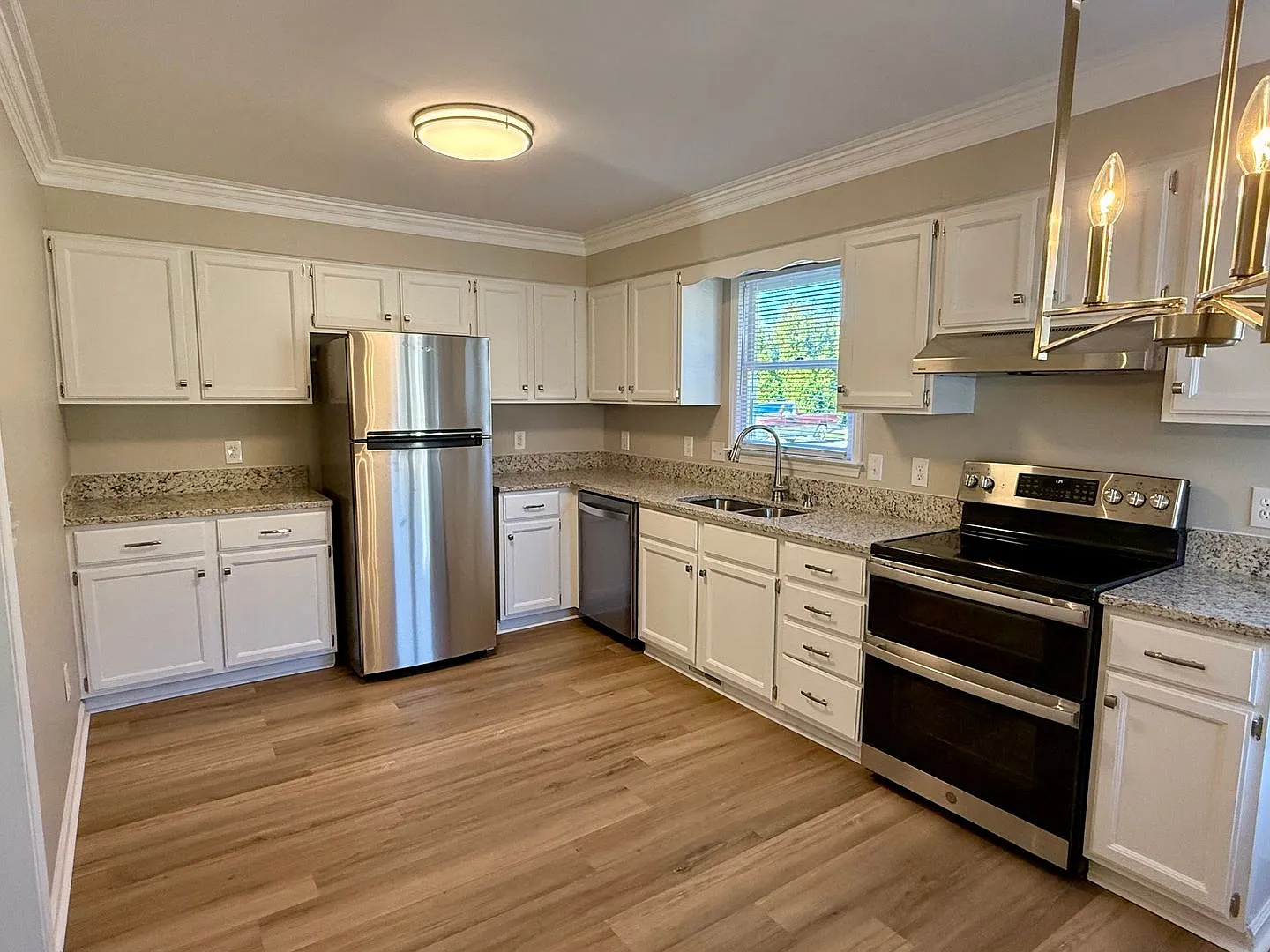 Three bedroom, 2 bath house in Elon — Photo 4