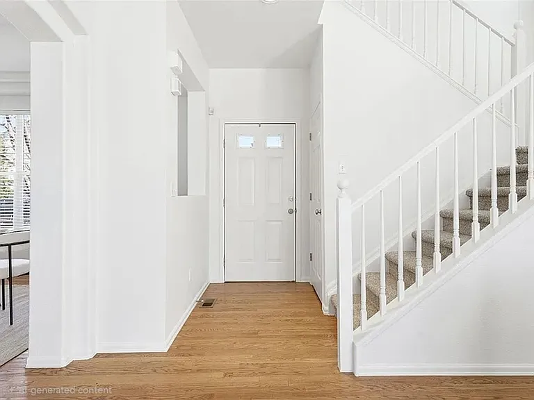 2043 King Way — Photo 10