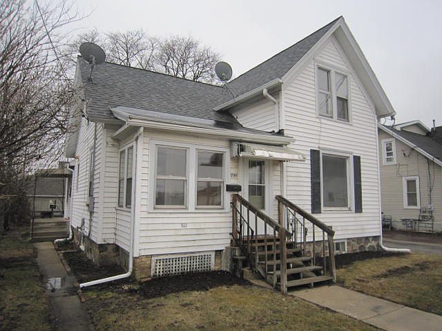 2nd image of 749 Pine St N