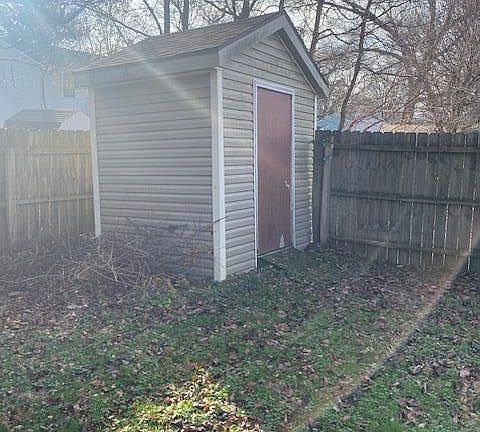 5th image of 144 Brownell St SE
