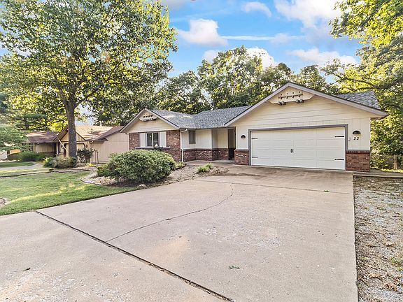 3rd image of 22 Tavistock Dr