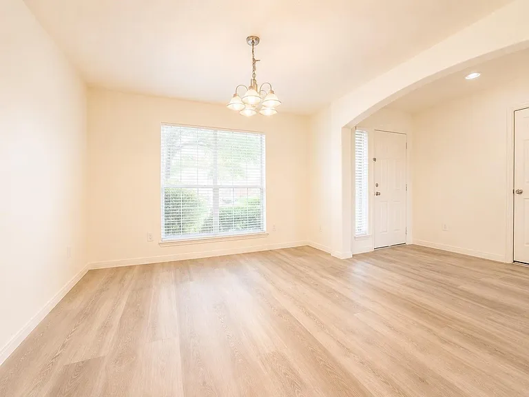 7219 Brookville Ln — Photo 18