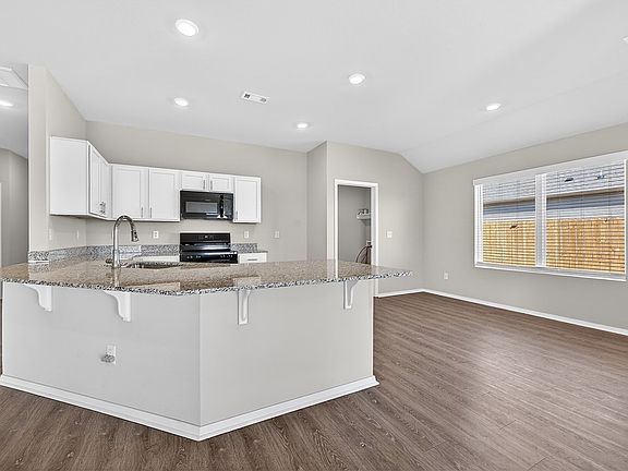 3rd image of 2708 Bass St