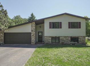 7536 Jeanne Dr, Lino Lakes, MN 55014