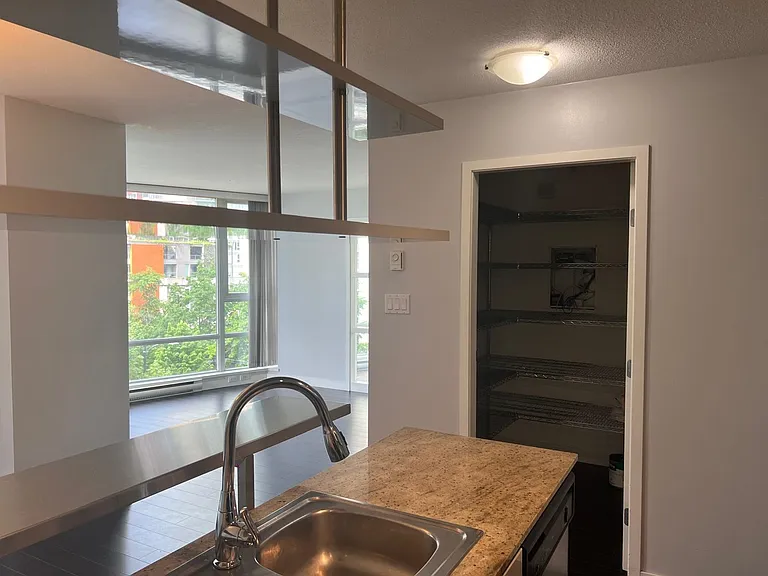 1438 Richards St #706 — Photo 3