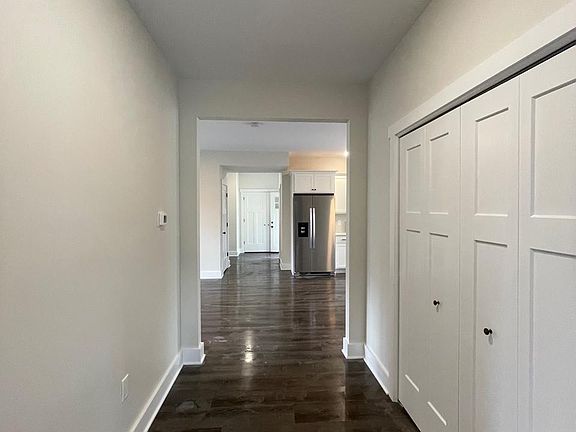 5th image of 41 N Erie St Floor 1