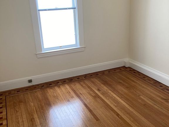 4th image of 3052 Polk St #B