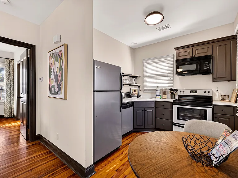 17 W Park Ave #3 — Photo 6