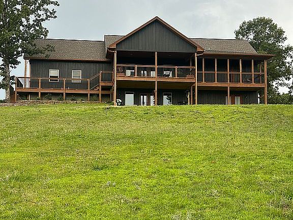 3rd image of 33 River Ridge Ln