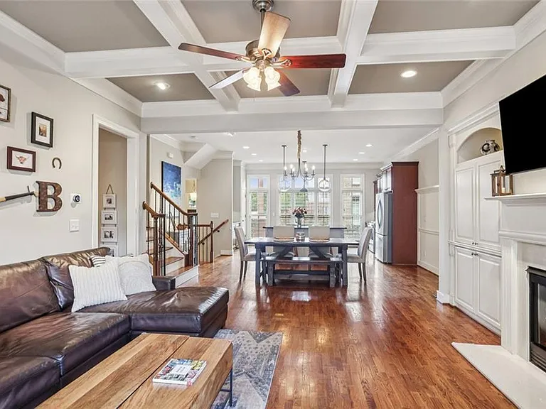 805 Highland Green Way NE — Photo 14