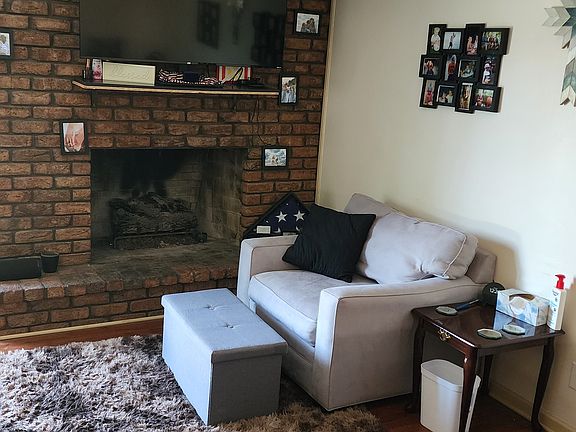 2nd image of 4660 Lake St APT 3