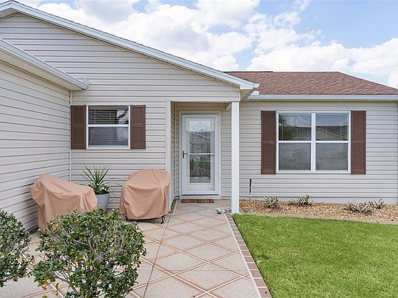 3rd image of 2543 Raintree Dr