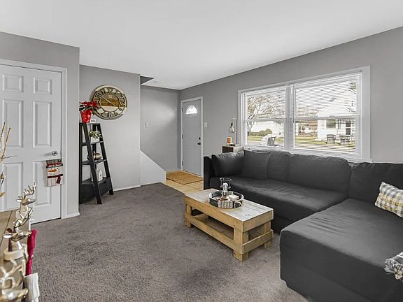 4th image of 915-917 W 40th Pl